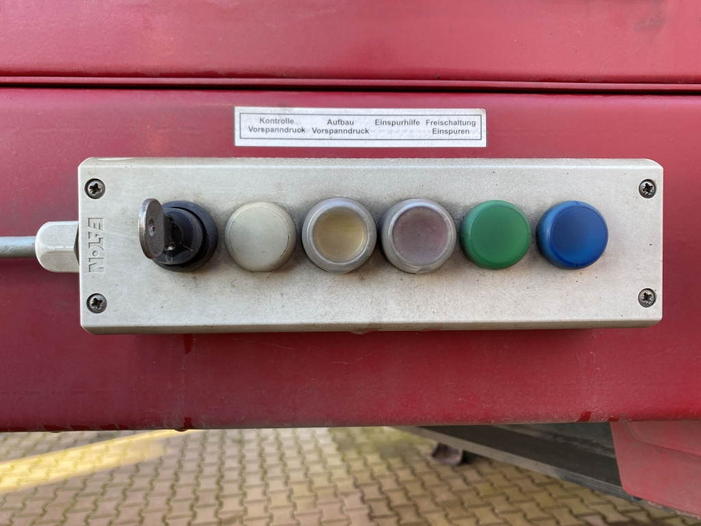 Low loader semi-trailer Langendorf