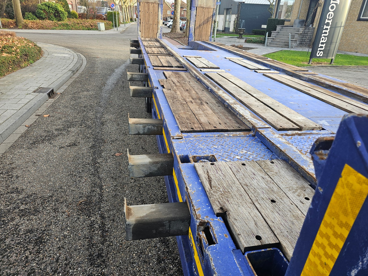 Low loader semi-trailer Nooteboom OSD-73-04V Telescopic