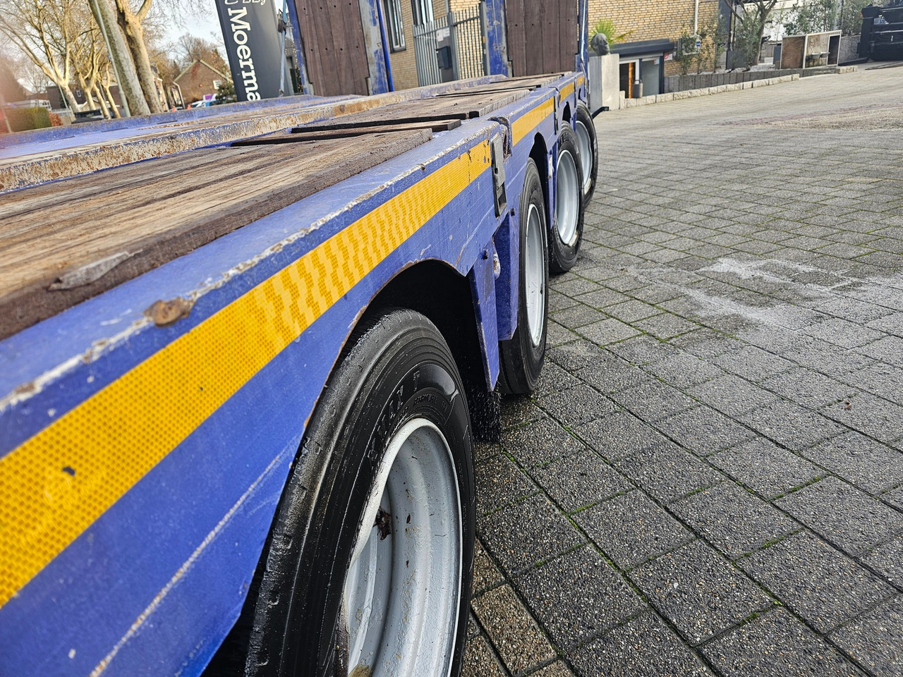 Low loader semi-trailer Nooteboom OSD-73-04V Telescopic