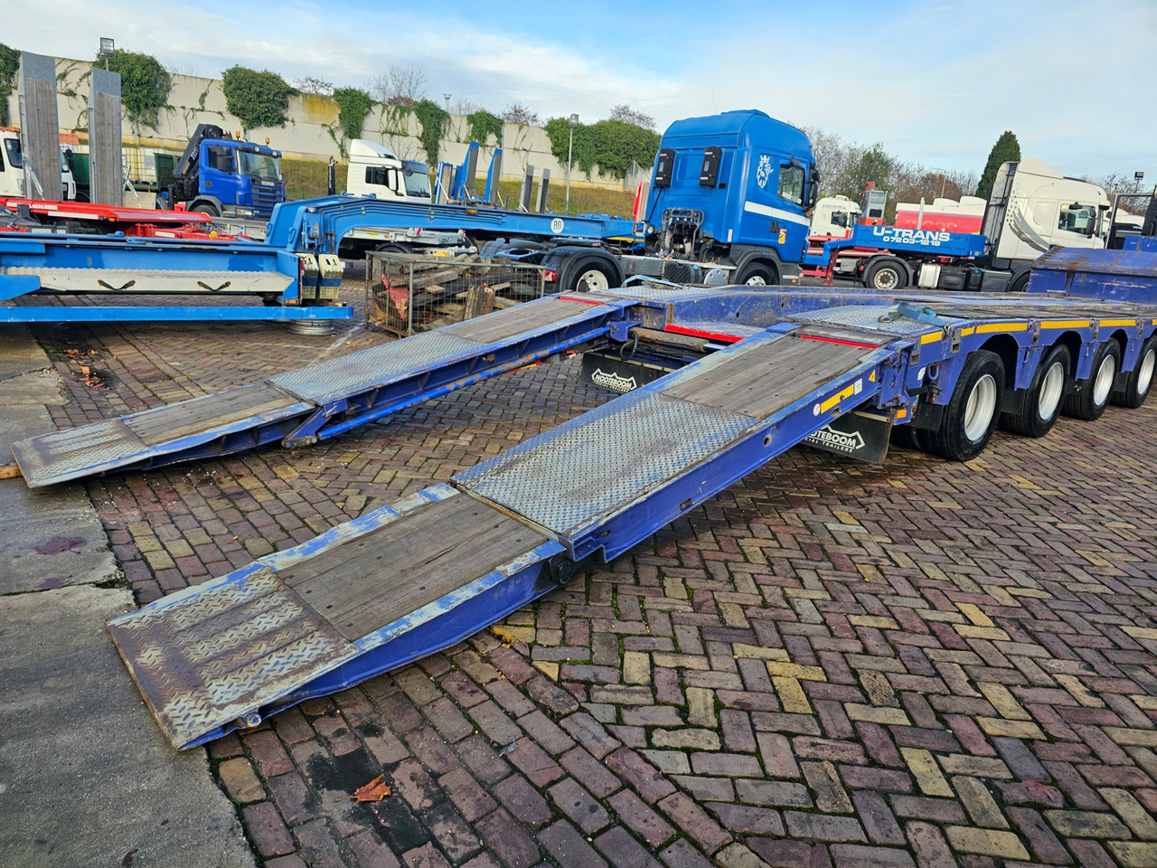 Low loader semi-trailer Nooteboom OSD-73-04V Telescopic