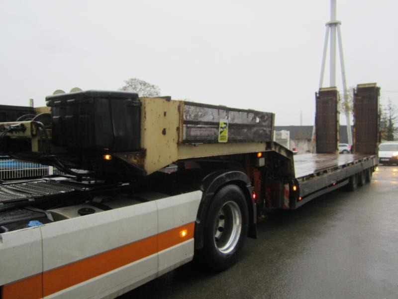Low loader semi-trailer Trax