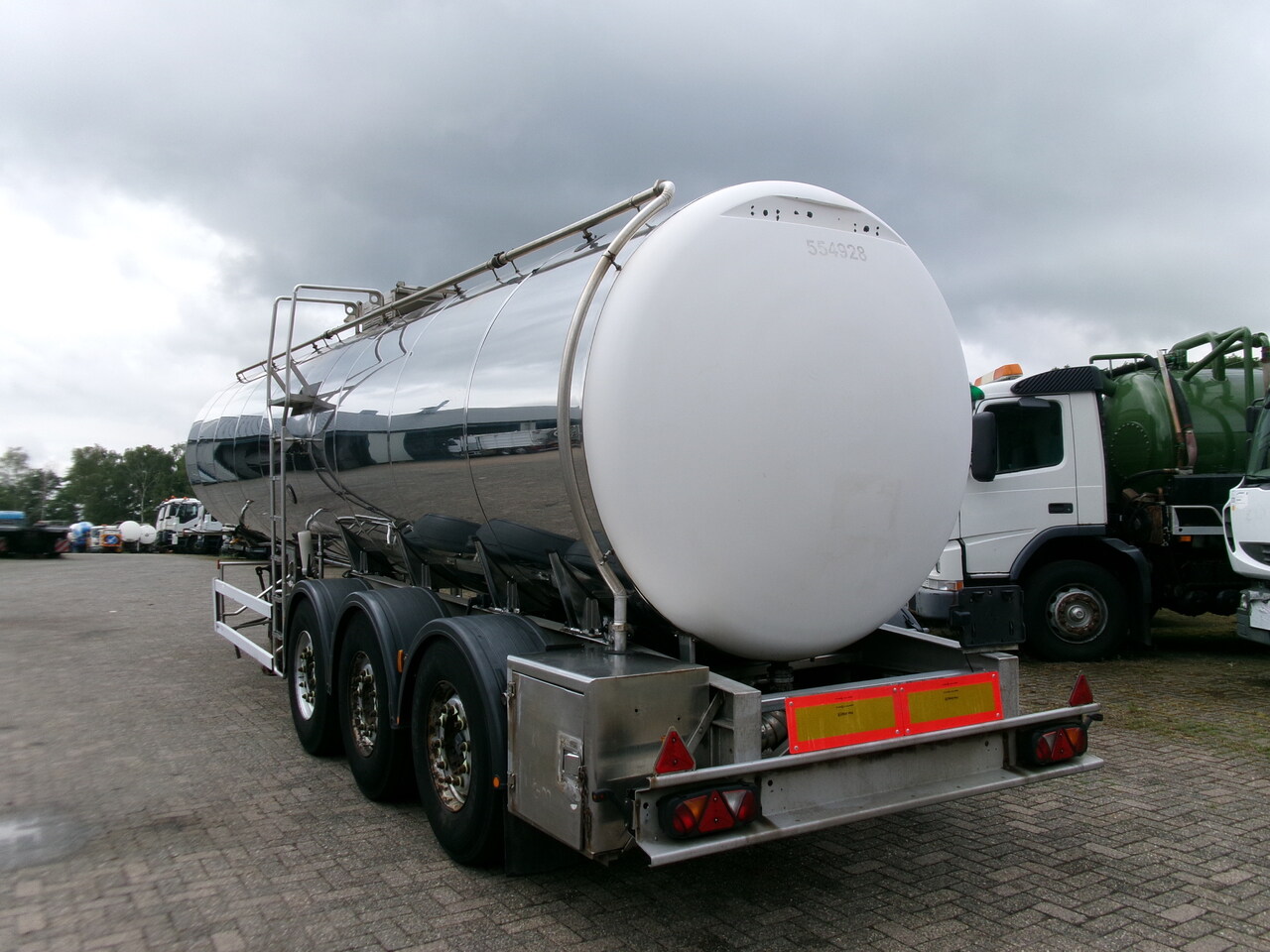 Tank semi-trailer for transportation of food Magyar Food tank inox 30 m3 / 1 comp: picture 4