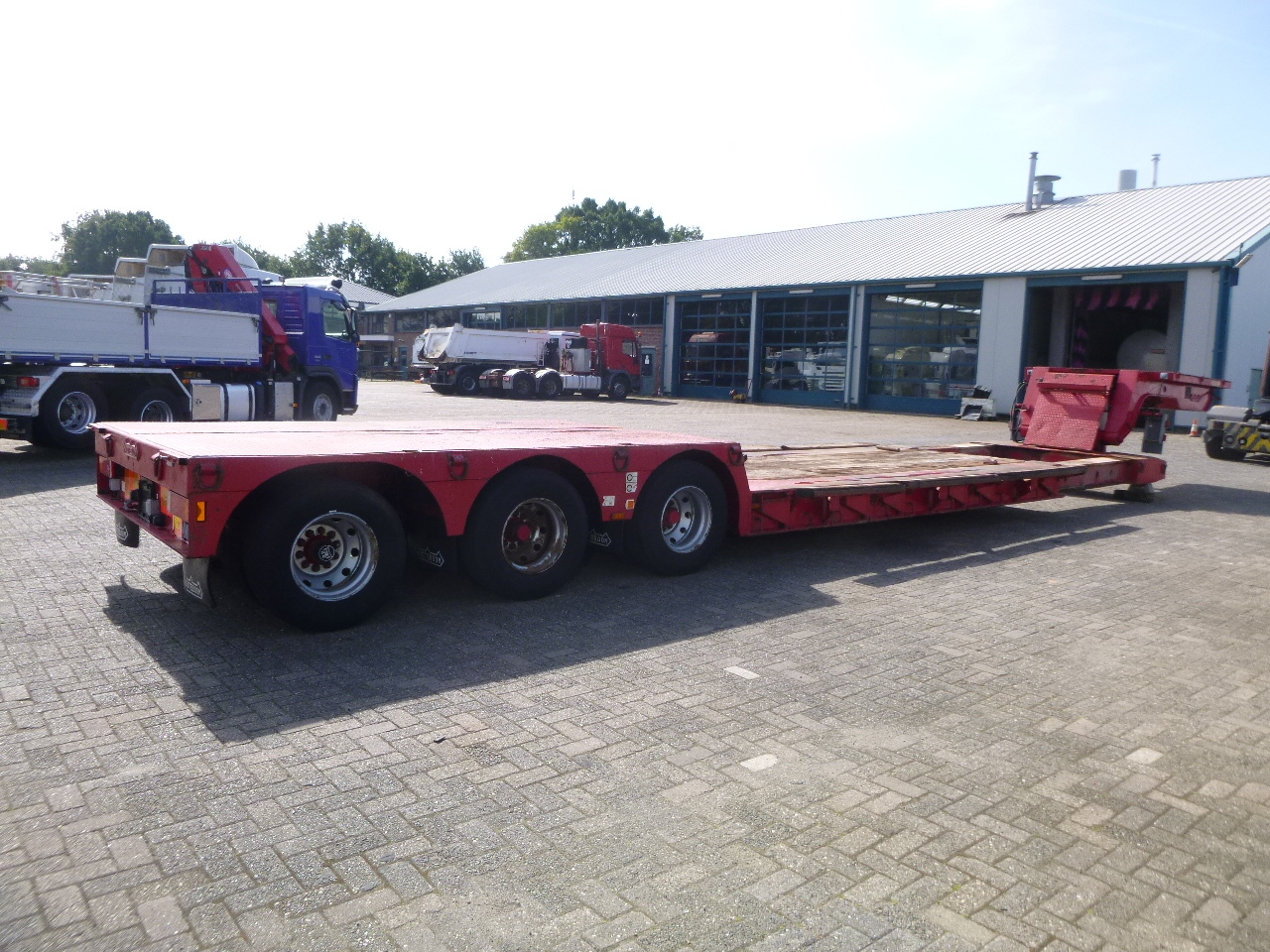 Low loader semi-trailer Nooteboom 3-axle lowbed trailer OSDAZ-56: picture 10