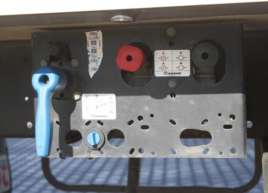 Refrigerator semi-trailer Krone SD, LIFTING AXLE,DOUBLE CHAMBER,THERMO KING SLXe