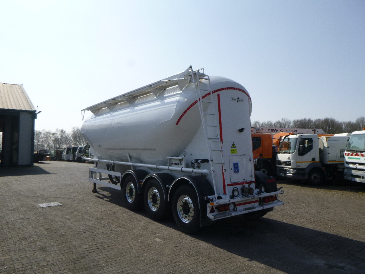 Silo semi-trailer for transportation of flour Spitzer Powder tank alu 37 m3: picture 3