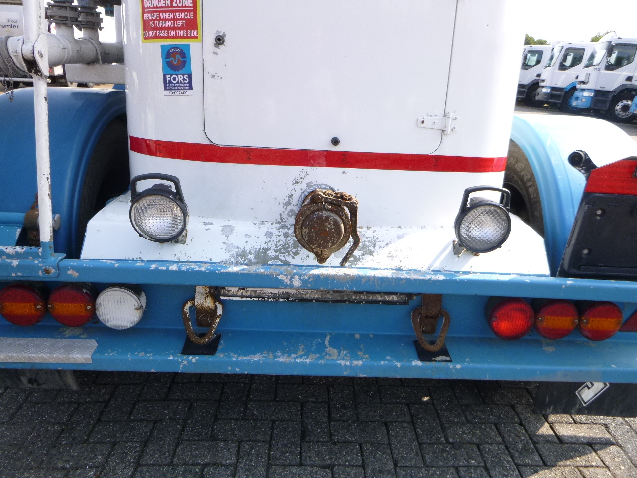 Silo semi-trailer for transportation of flour Spitzer Powder tank alu 37 m3 / 1 comp: picture 10