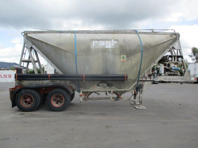 Tank semi-trailer Trailor Cement silo - full steel suspensions