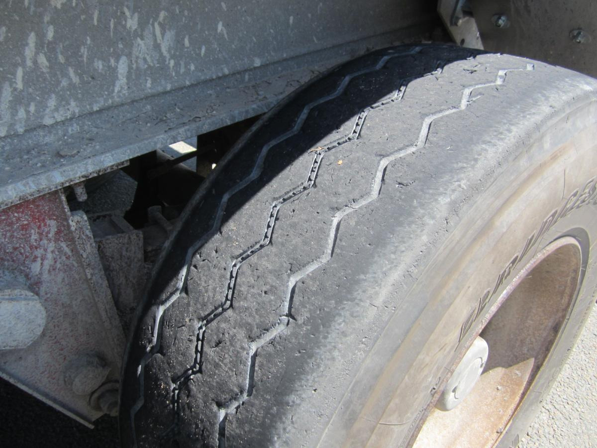 Tipper semi-trailer Benalu