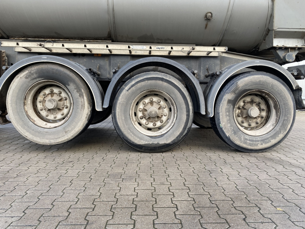 Tipper semi-trailer Carnehl CHKS/HH Stahl-Halbschalenmulde