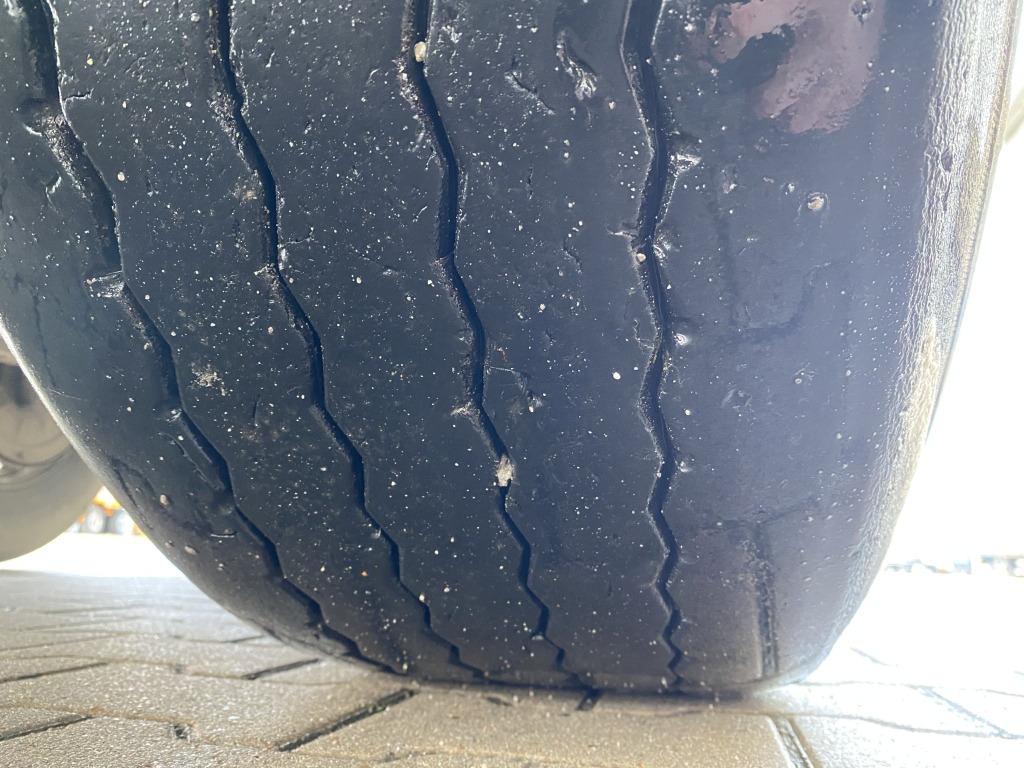 Tipper semi-trailer Carnehl CHKS/HH Stahl-Halbschalenmulde