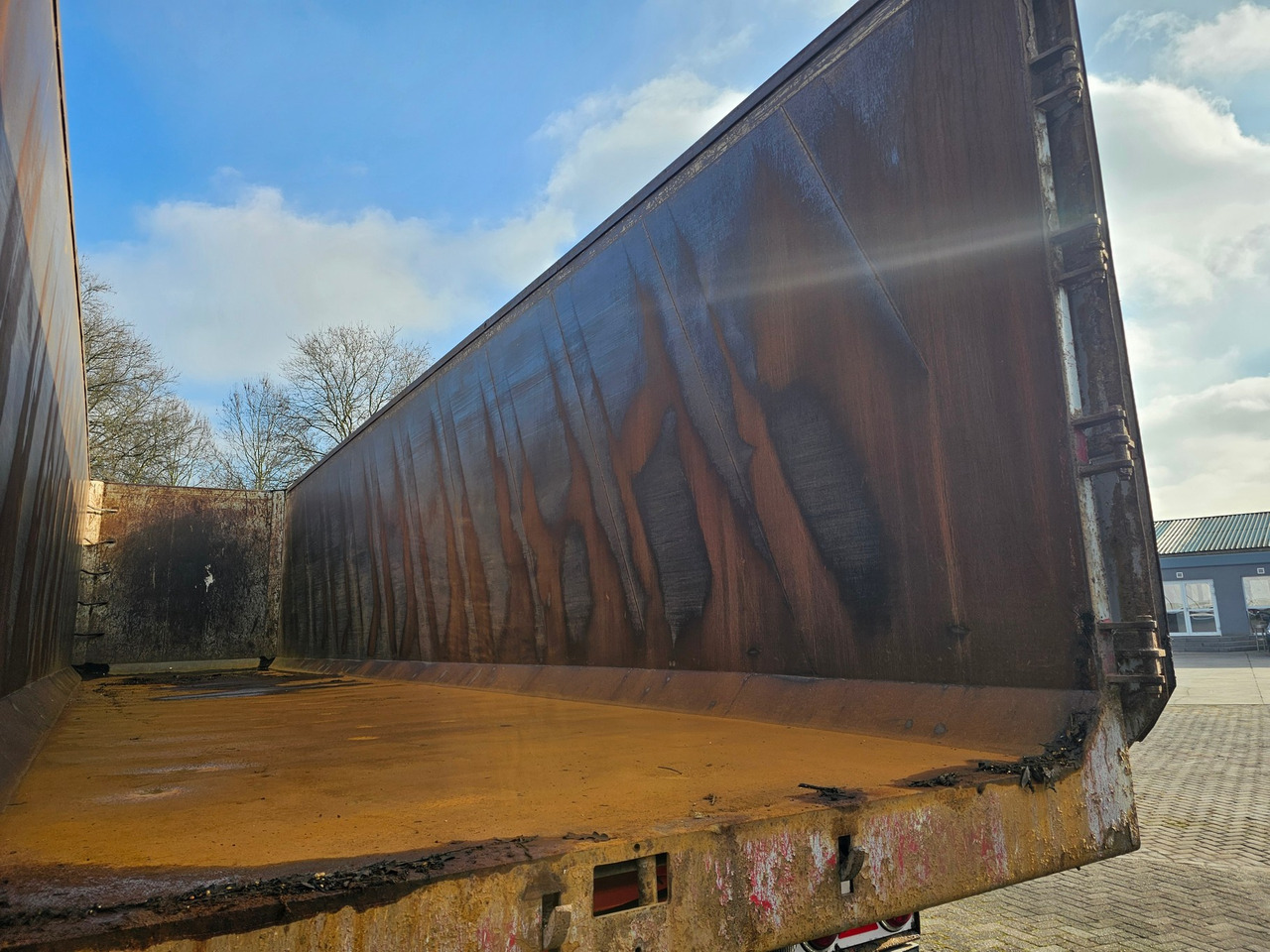 Tipper semi-trailer HK Trailer S42B Scraptipper 68 M3
