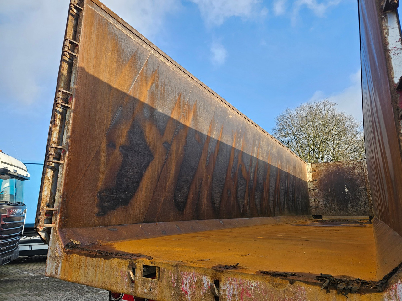 Tipper semi-trailer HK Trailer S42B Scraptipper 68 M3