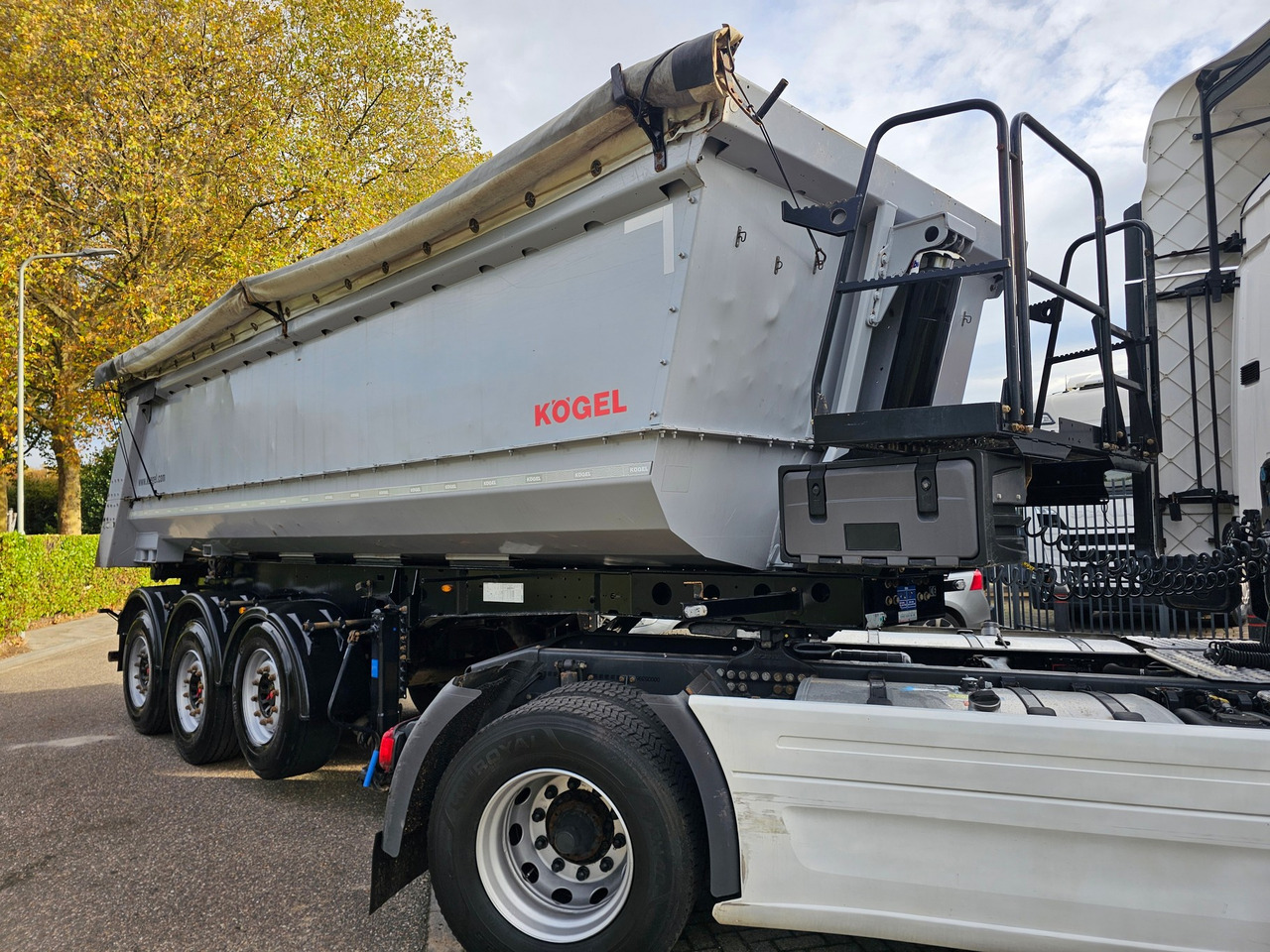 Tipper semi-trailer Kögel SKM24