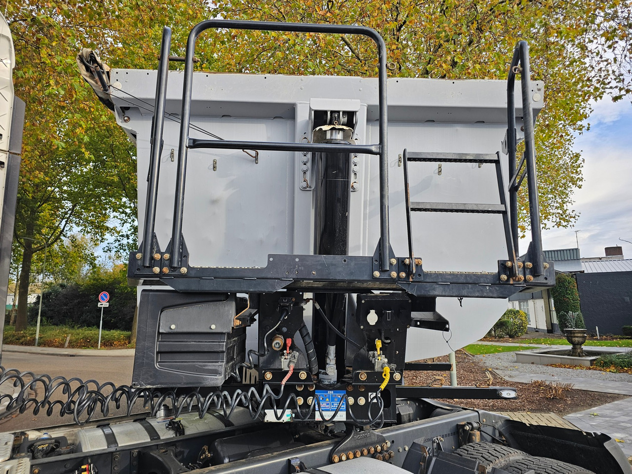 Tipper semi-trailer Kögel SKM24