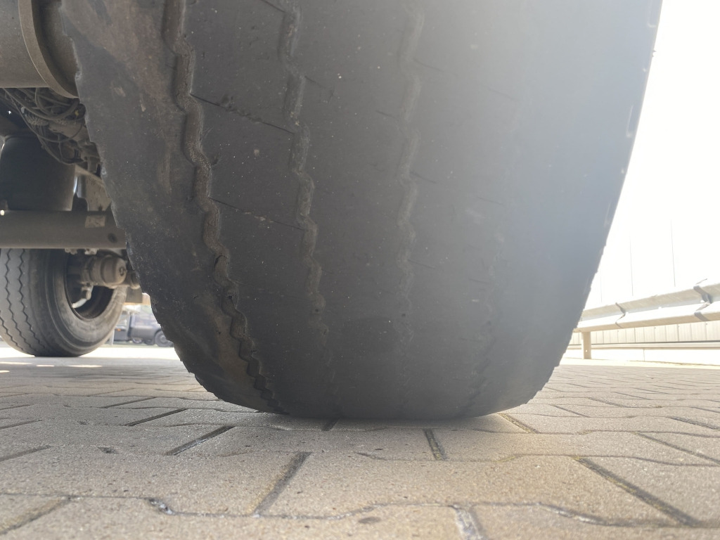 Tipper semi-trailer Schmitz SGF S / Stahl-Halbschalenmulde