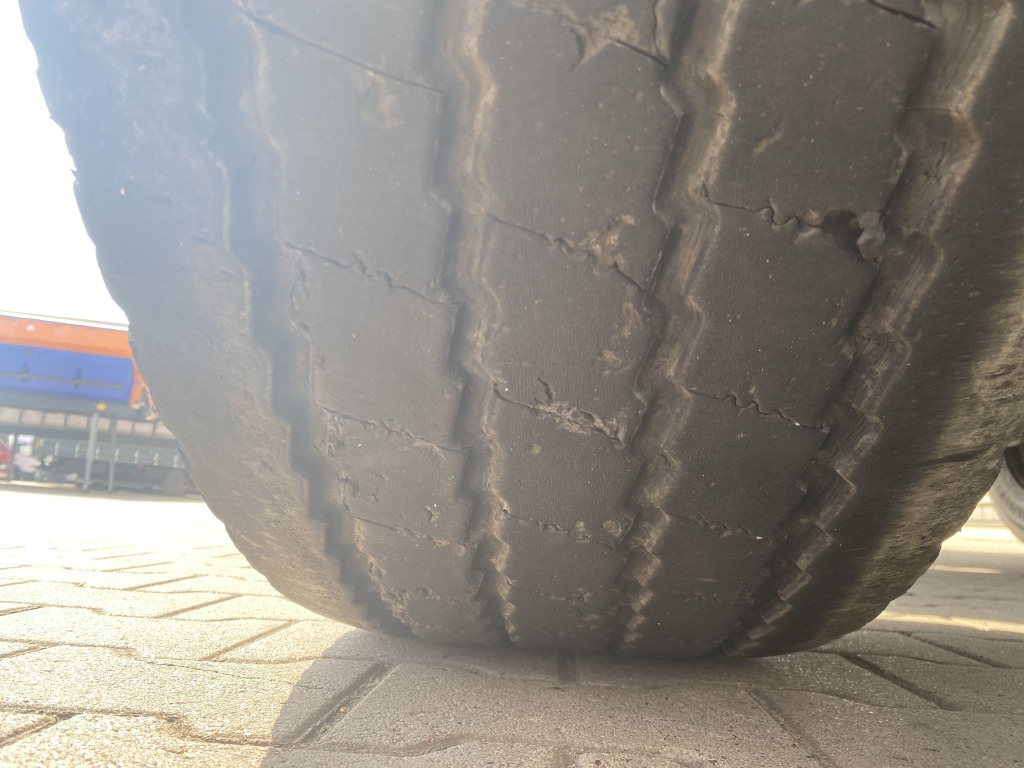 Tipper semi-trailer Schmitz SGF S / Stahl-Halbschalenmulde