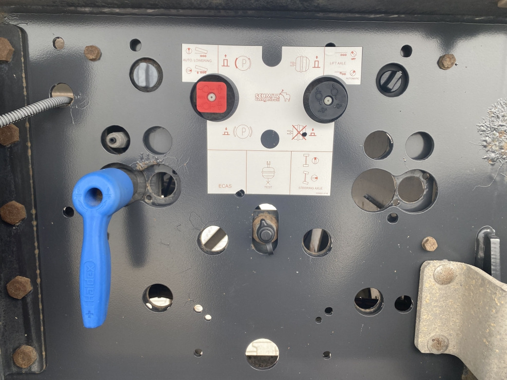 Tipper semi-trailer Schmitz SGF S / Stahl-Halbschalenmulde