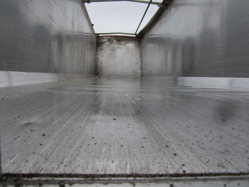 Tipper semi-trailer Stas