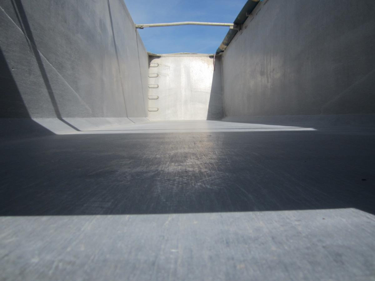 Tipper semi-trailer Stas