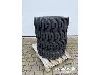 Wheels and tires for Farm tractor : picture 1