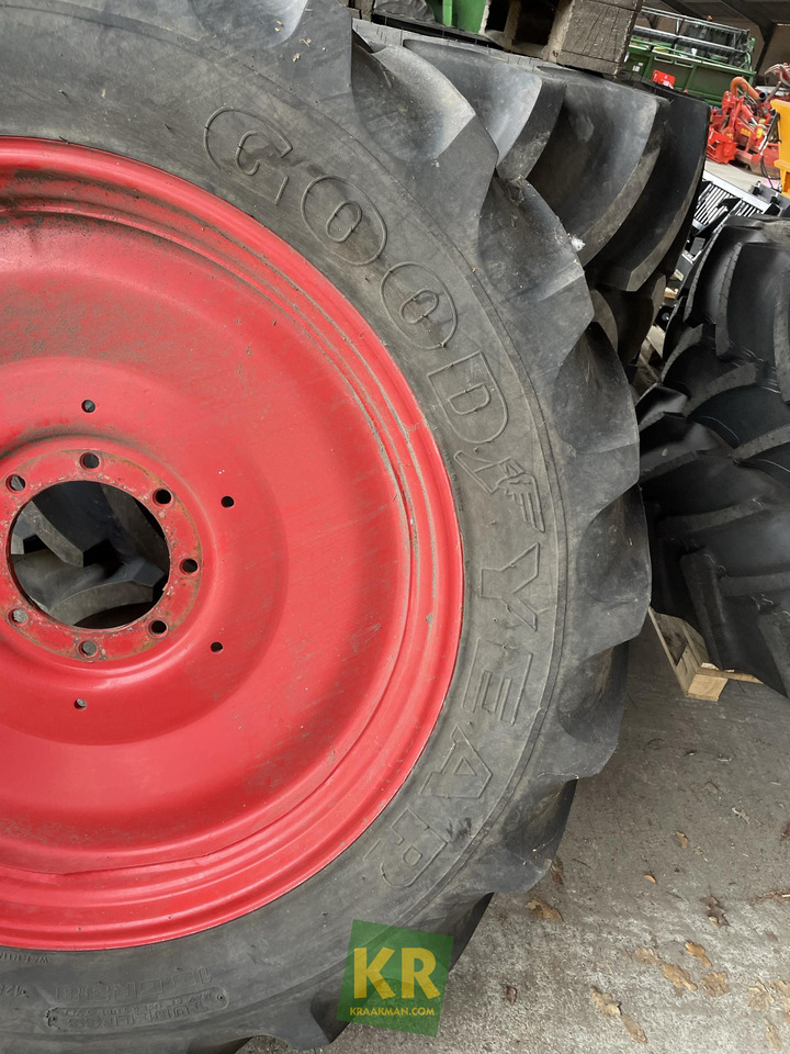 Wheel and tire package for Agricultural machinery 13.6R38 128A8 op Fendt velg Goodyear: picture 4