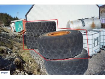 Wheels and tires for Dumper 3 Pcs used Michelin tires for dumpers: picture 1