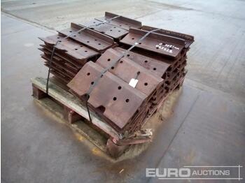 Track for Bulldozer 490mm Steel Track Pads to suit D7 (Pallet of): picture 1