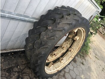 Wheel and tire package for Agricultural machinery 9.5-42 wielen zonder flensschotel: picture 2