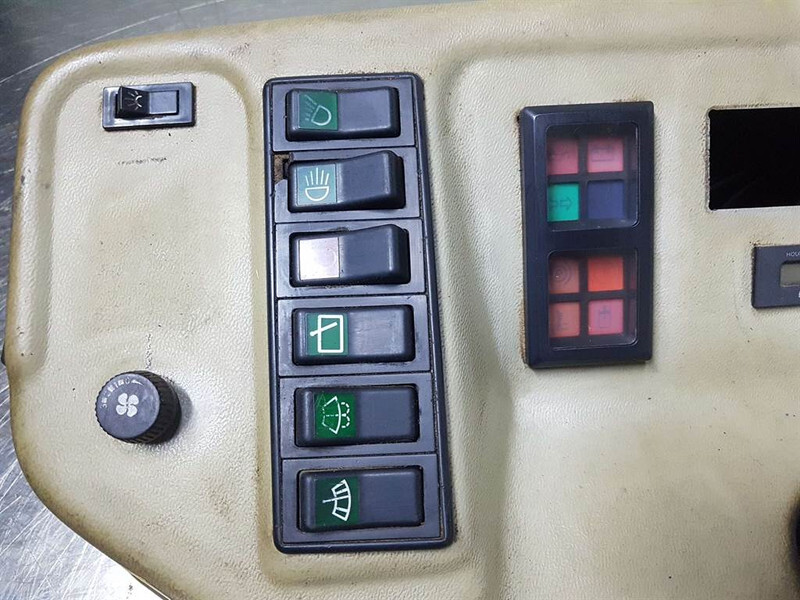 Cab and interior for Construction machinery Ahlmann AZ14 - Dashboard/Console/Konsole: picture 6