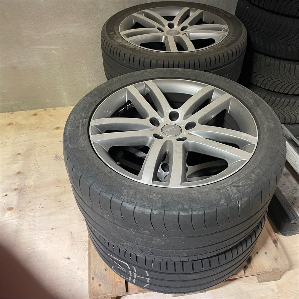 Wheel and tire package for Truck Audi Fælge med 295/40 R20: picture 2