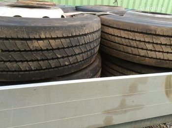 Wheel and tire package for Bus Banden met velg: picture 1