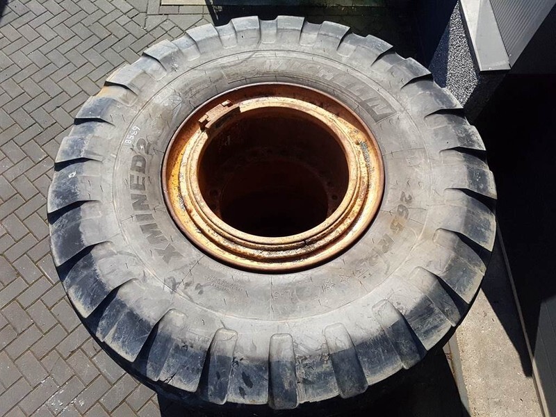 Wheels and tires for Construction machinery Case 921C-Michelin 26.5R25-Tire/Reifen/Band: picture 7