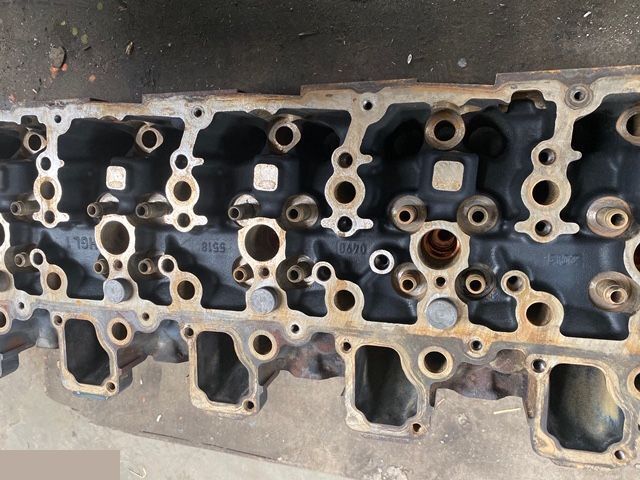 Cylinder head for Agricultural machinery Deutz TCD 2013 L06 4V - Głowica Cylindrów: picture 3