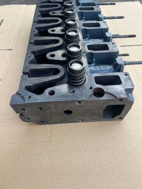 Cylinder head for Agricultural machinery Głowica cylindrów Deutz 04291934RY , TCD 2012 L04 2V: picture 6