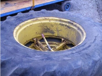 New Wheel and tire package for Agricultural machinery Goodyear 1556 Dubbellucht 5 ster: picture 1