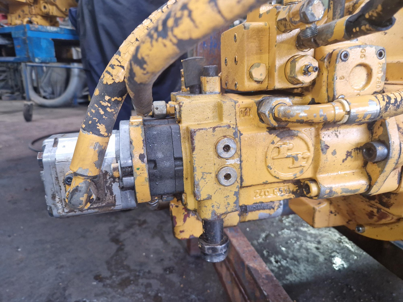 Hydraulic pump LIEBHERR A4VS6M51 9446727