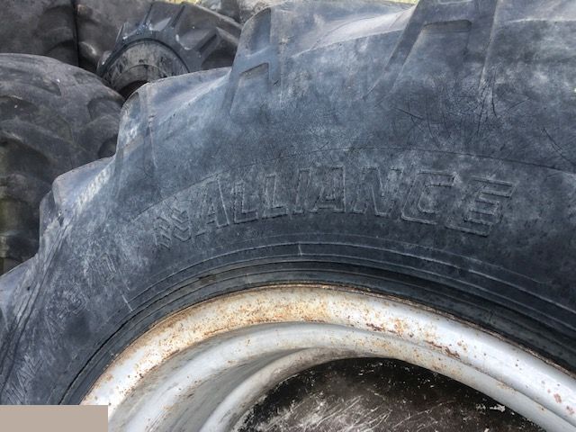 Wheel and tire package for Agricultural machinery JCB Fastrack - Koła 480/70 R30: picture 7
