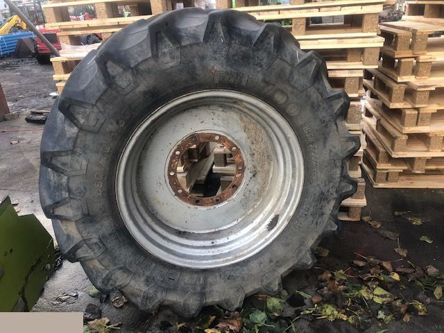 Wheel and tire package for Agricultural machinery JCB Fastrack - Koła 480/70 R30: picture 4