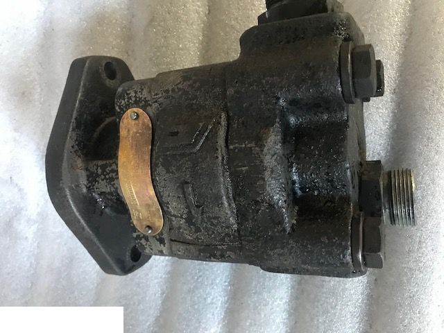 Hydraulic pump for Agricultural machinery John Deere 3200- Pompa Hydrauliczna: picture 4