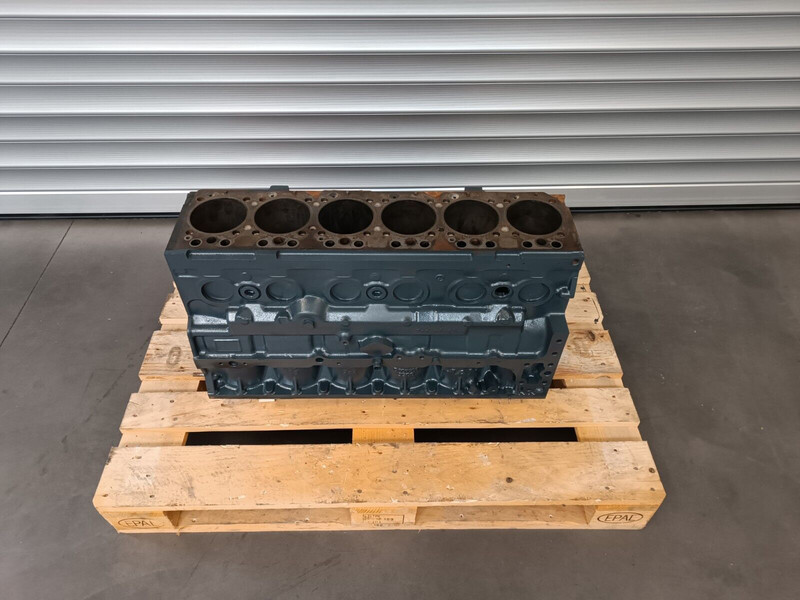 Crankcase for Truck MAN D0836: picture 2