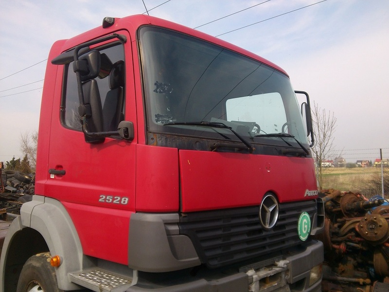 Cab MERCEDES BENZ ATEGO 1823 1828 2528: picture 3
