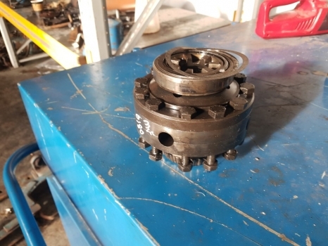Differential gear for Farm tractor Massey Ferguson 6160, 6170, 5455, 390t 6180 Front Axle Differential 3429476m92: picture 2