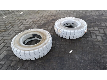 Tire Mono-Matic 750-15: picture 1