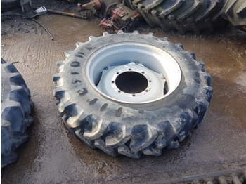 Wheel and tire package for Farm tractor New Holland T5.95, T5 Front Wheel Complete 13.6r28, 340/85r28, 47364033: picture 1