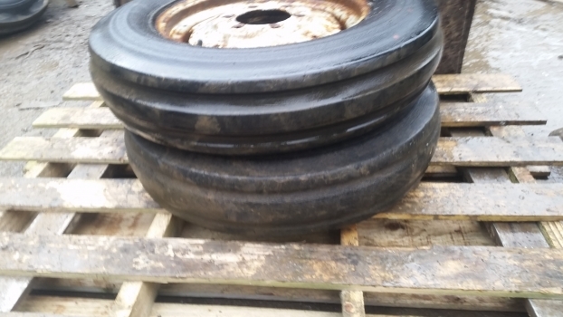 Wheel and tire package for Farm tractor Old Stock Old Stock Wheel And Tyre Pair 1a03: picture 2