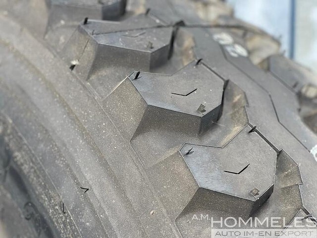 Wheels and tires Pirelli AT75 12.00R20: picture 4