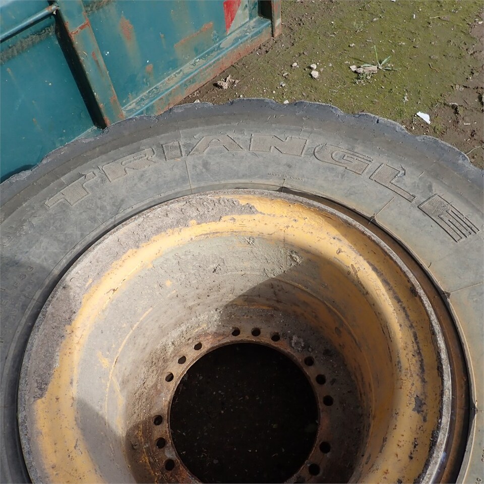 Wheel and tire package for Wheel loader Volvo Hjul: picture 3