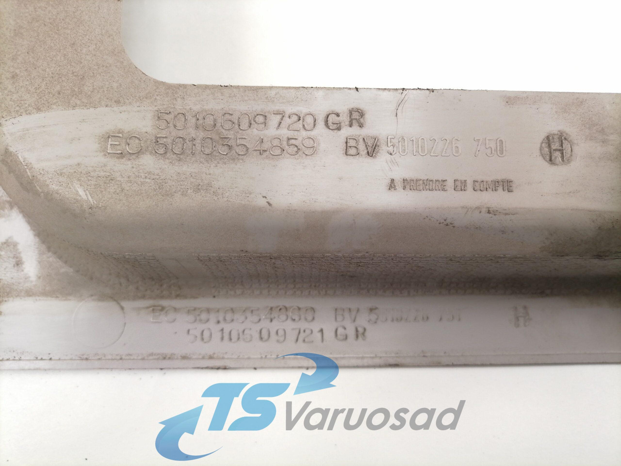 Universal part for Truck Volvo Katuseluugi kate 20773787: picture 3