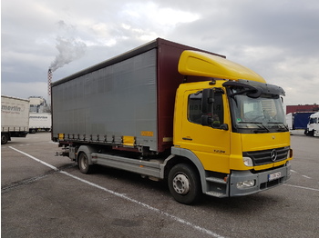 Ponyvás teherautó MERCEDES-BENZ atego