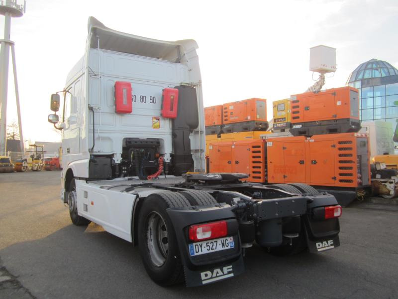Tractor unit DAF XF105 460